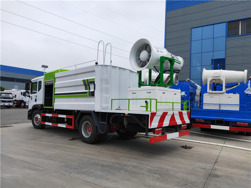 東風10方抑塵車