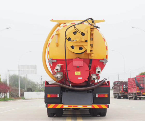 東風天龍清洗吸污車