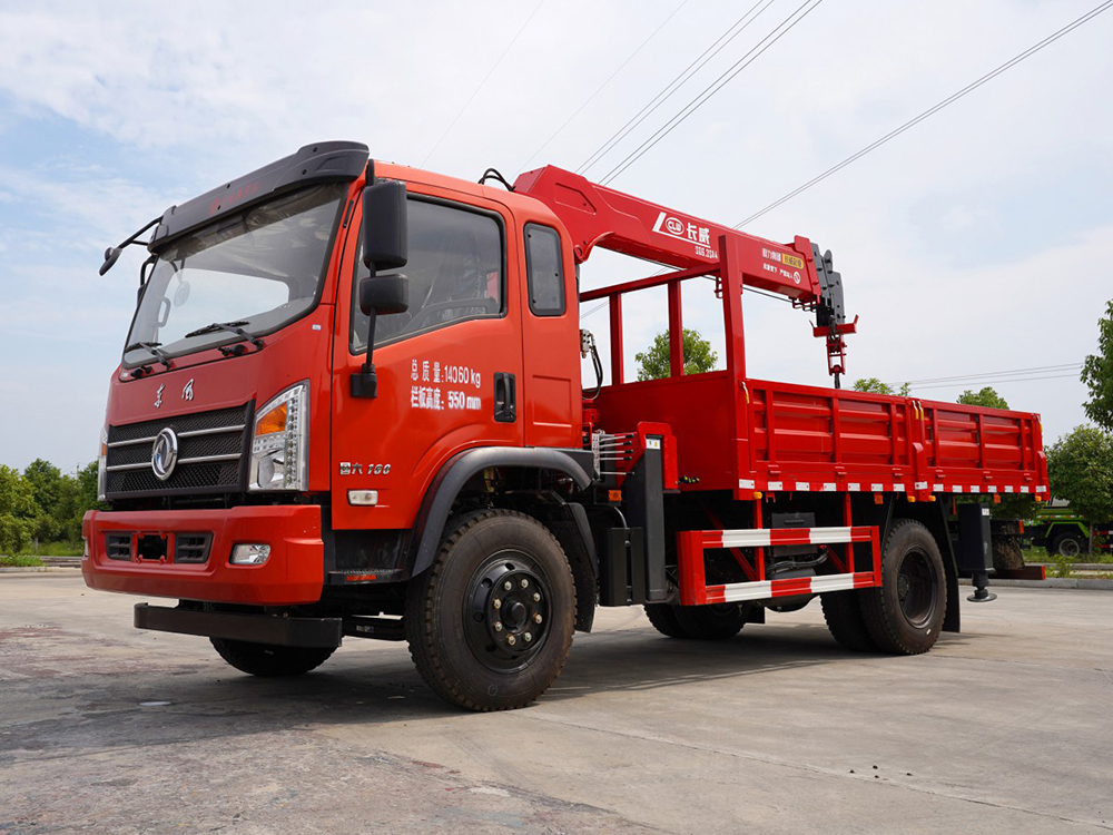 國六東風長威6.3噸四節直臂隨車吊